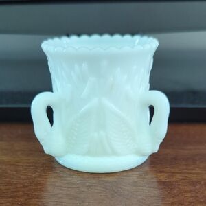 Vintage Westmoreland Milk Glass Triple Swan Toothpick Holder